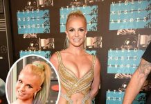 Britney Spears’ın Göğüsleri VMA’e Sığmadı Britney Spears'ın Göğüsleri VMA'e Sığmadı