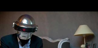 Daft Punk Üyesi Thomas Bangalter ‘Reality’de Maskesiz Daft Punk Üyesi Thomas Bangalter 'Reality'de Maskesiz