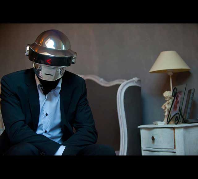 Daft Punk Üyesi Thomas Bangalter 'Reality'de Maskesiz