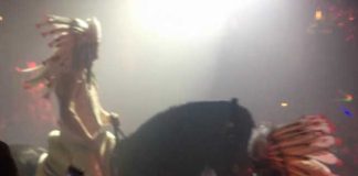 Kızılderili Partisinde David Guetta – Deadmau5 Gerginliği Kızılderili Partisinde David Guetta - Deadmau5 Gerginliği